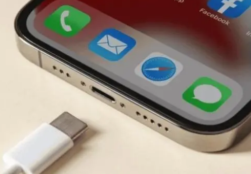 揭西苹果15维修分享iPhone15改USB-C接口后能和安卓用户互借充电器吗 